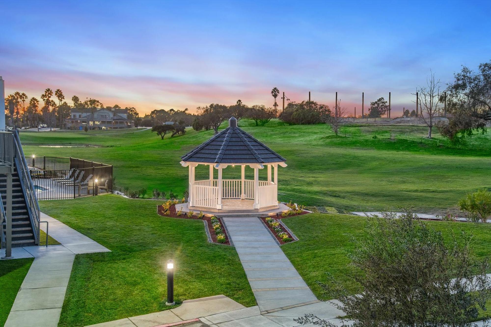Staybridge Suites Oxnard - River Ridge By Ihg Exterior photo