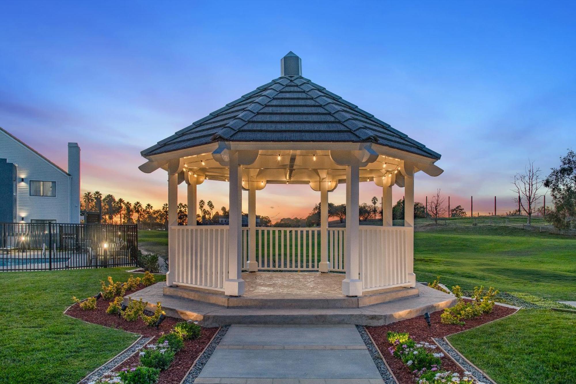 Staybridge Suites Oxnard - River Ridge By Ihg Exterior photo